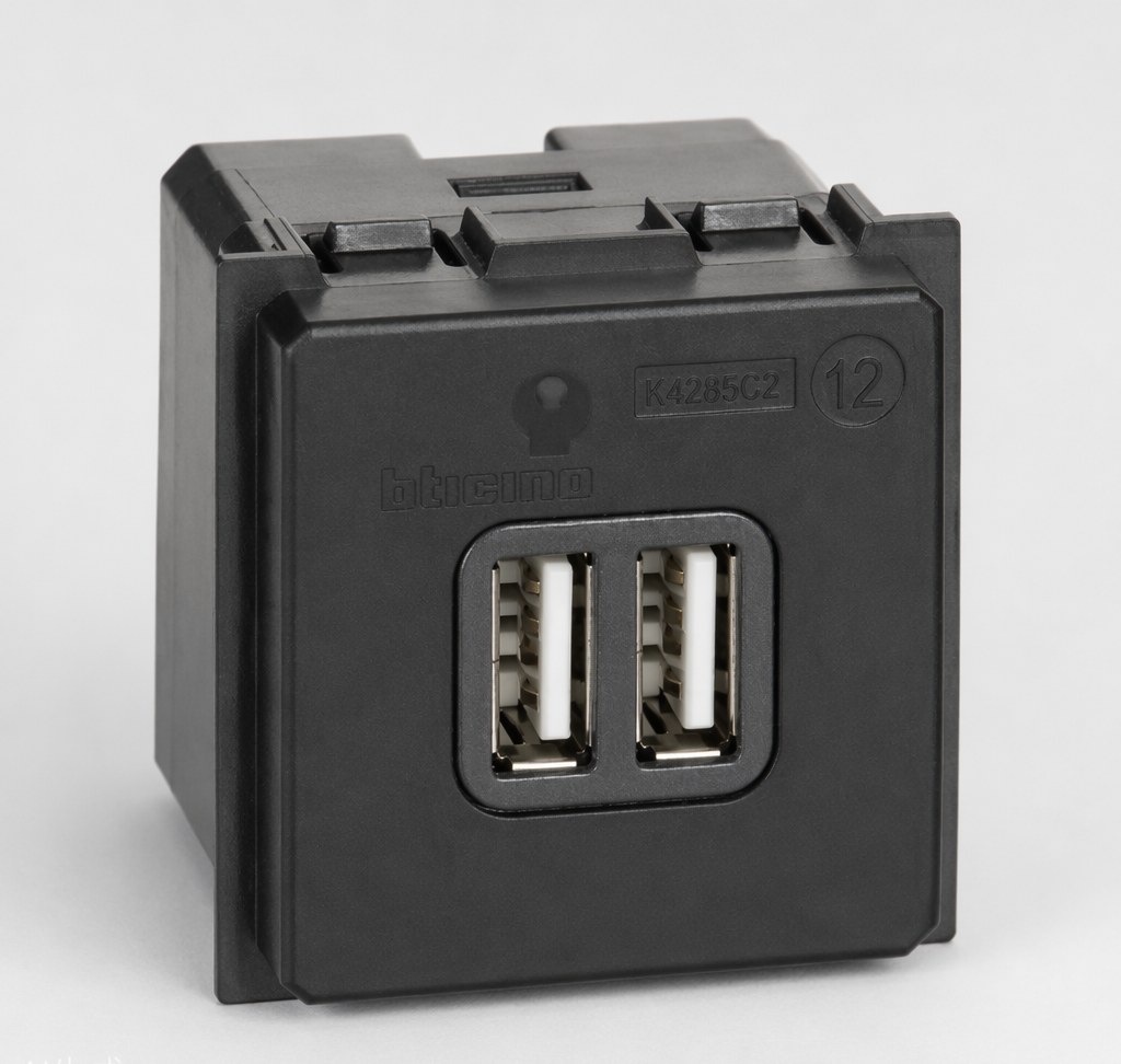 BTicino Presa caricatore doppio USB tipo A 5 Volt 1200